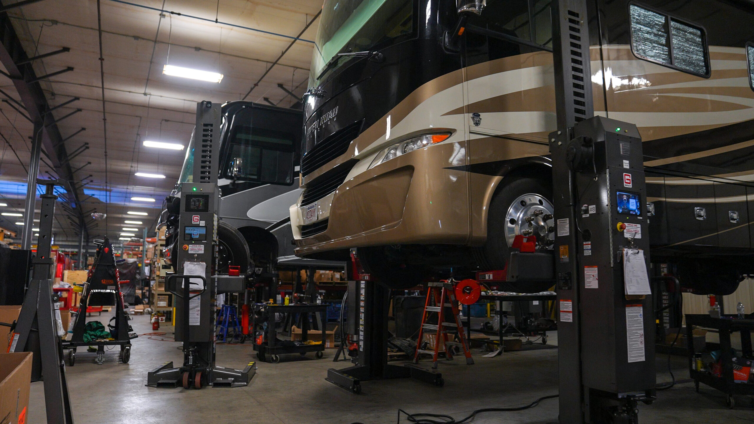 The Differences Between Rear & Four Corner RV Suspensions